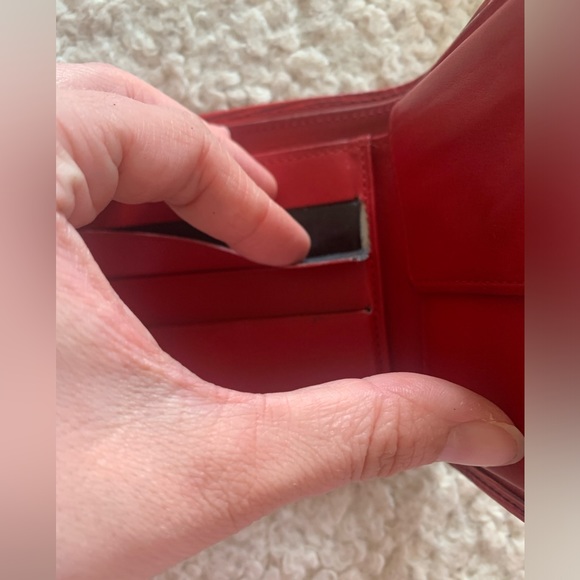 Louis Vuitton epi leather wallet - Picture 10 of 12